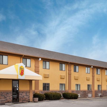 Super 8 By Wyndham Muscatine Hotel Exterior photo