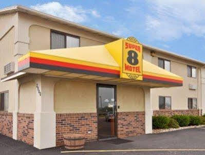 Super 8 By Wyndham Muscatine Hotel Exterior photo